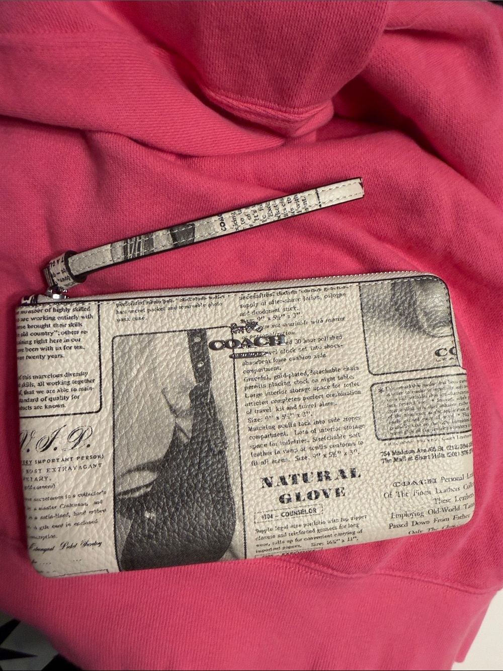 NWOT Coach Newspaper Print Wristlet Large Corner Zip Wristlet